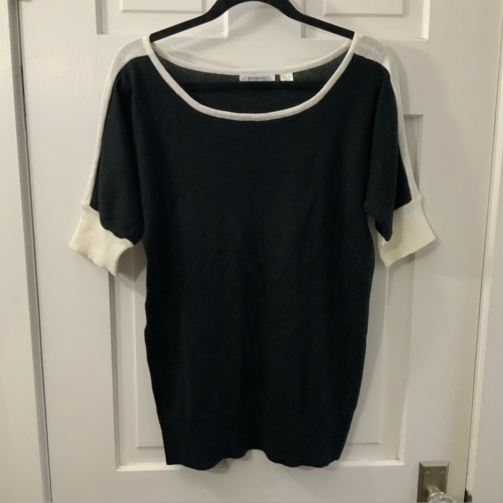 Passports 🔥NWT Lightweight Short Sleeve Sweater Size Medium Retail $32